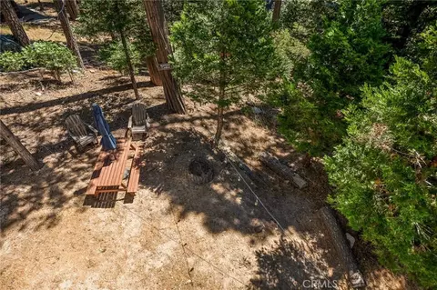 Exterior - 345 Summit Rd, Lake Arrowhead, CA 92352 photo 7 of 12