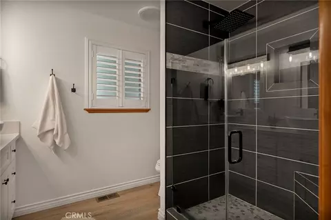 Bath - 345 Summit Rd, Lake Arrowhead, CA 92352 photo 5 of 6