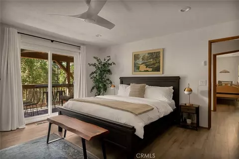 Bedroom - 345 Summit Rd, Lake Arrowhead, CA 92352 photo 8 of 10