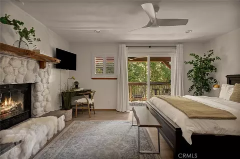 Bedroom - 345 Summit Rd, Lake Arrowhead, CA 92352 photo 9 of 10