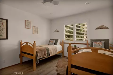 Bedroom - 345 Summit Rd, Lake Arrowhead, CA 92352 photo 4 of 10