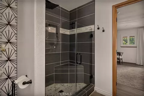 Bath - 345 Summit Rd, Lake Arrowhead, CA 92352 photo 6 of 6