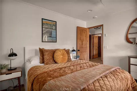 Bedroom - 345 Summit Rd, Lake Arrowhead, CA 92352 photo 6 of 10