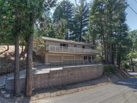 Exterior - 1050 Jungfrau, Crestline, CA 92325 photo 5 of 11