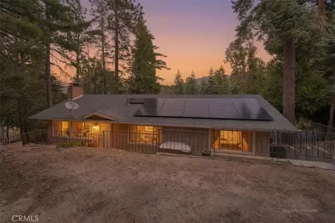 Exterior - 1050 Jungfrau, Crestline, CA 92325 photo 4 of 11