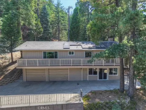 Exterior - 1050 Jungfrau, Crestline, CA 92325 photo 10 of 11