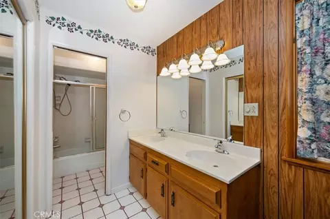 Bath - 1050 Jungfrau, Crestline, CA 92325 photo 3 of 3