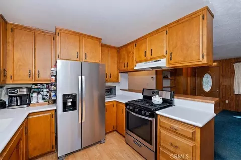 Kitchen - 1050 Jungfrau, Crestline, CA 92325 photo 3 of 4