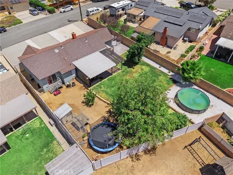 View/Area - 33475 Bodie St, Yucaipa, CA 92399 photo 2 of 8