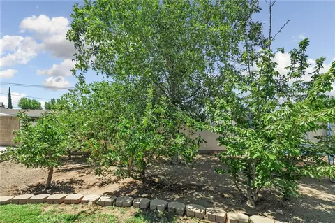 Exterior - 33475 Bodie St, Yucaipa, CA 92399 photo 3 of 6
