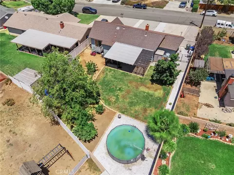 View/Area - 33475 Bodie St, Yucaipa, CA 92399 photo 3 of 8