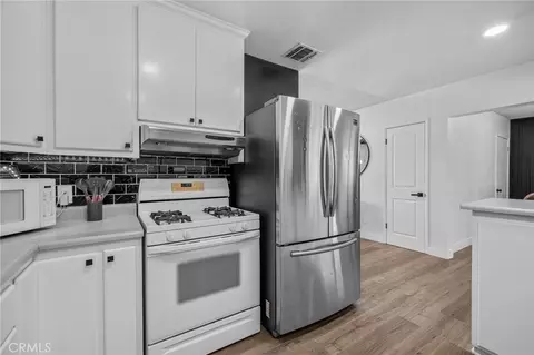 Kitchen - 33475 Bodie St, Yucaipa, CA 92399 photo 4 of 4