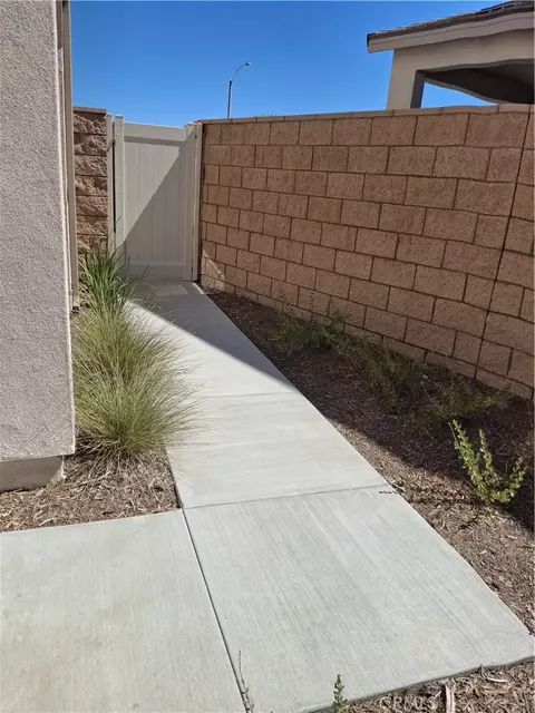 Exterior - 31367 Trappers Loop, Winchester, CA 92596 photo 2 of 7