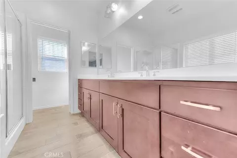 Bath - 1616 Constant Trl, San Jacinto, CA 92582 photo 3 of 4