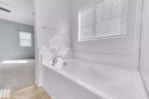 Bath - 1616 Constant Trl, San Jacinto, CA 92582 photo 4 of 4