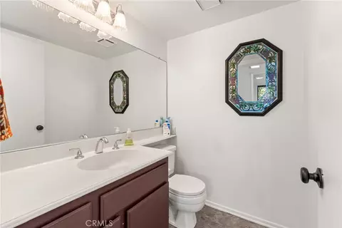 Bath - 30565 Laramie Ave, Redlands, CA 92374 photo 1 of 4