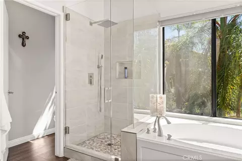 Bath - 30565 Laramie Ave, Redlands, CA 92374 photo 3 of 4
