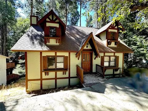 Exterior - 922 Balfrin, Crestline, CA 92325 photo 4 of 4