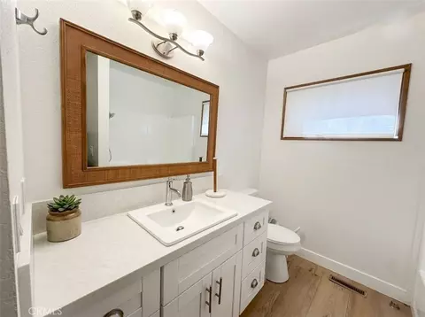 Bath - 922 Balfrin, Crestline, CA 92325 photo 2 of 2