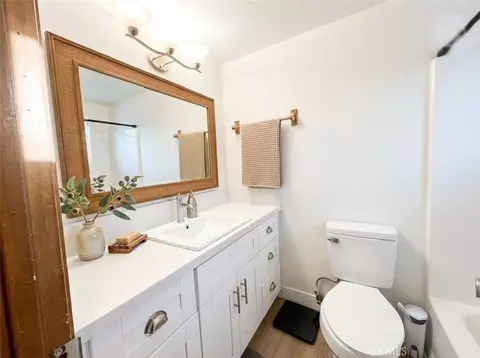Bath - 922 Balfrin, Crestline, CA 92325 photo 1 of 2