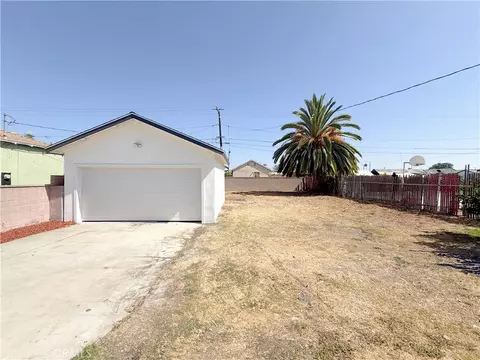 Exterior - 1143 E 150th St, Compton, CA 90220 photo 5 of 5