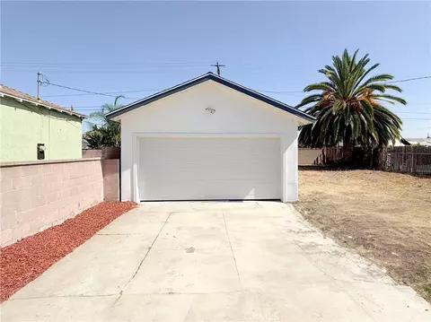 Exterior - 1143 E 150th St, Compton, CA 90220 photo 4 of 5