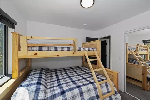 Bedroom - 154 Lodgepole Pl, Big Bear Lake, CA 92315 photo 9 of 10