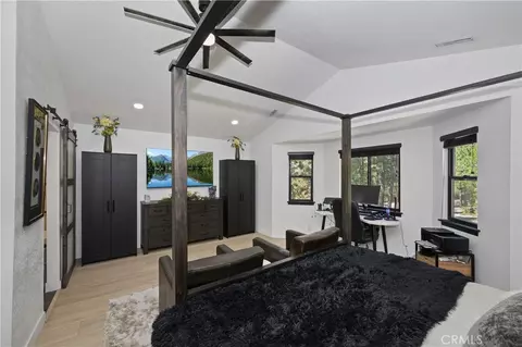 Bedroom - 154 Lodgepole Pl, Big Bear Lake, CA 92315 photo 6 of 10