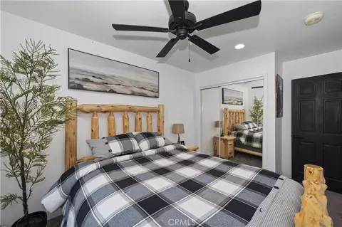 Bedroom - 154 Lodgepole Pl, Big Bear Lake, CA 92315 photo 7 of 10