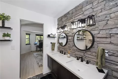 Bath - 154 Lodgepole Pl, Big Bear Lake, CA 92315 photo 5 of 5