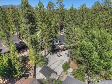 Exterior - 154 Lodgepole Pl, Big Bear Lake, CA 92315 photo 14 of 15