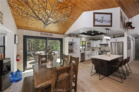 Dining - 154 Lodgepole Pl, Big Bear Lake, CA 92315 photo 3 of 3