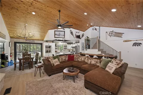 Living - 154 Lodgepole Pl, Big Bear Lake, CA 92315 photo 1 of 4