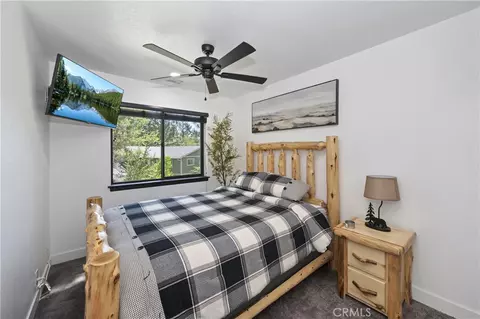 Bedroom - 154 Lodgepole Pl, Big Bear Lake, CA 92315 photo 2 of 10