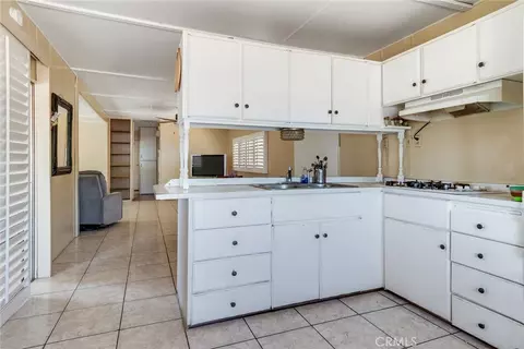 433 Diamond, Perris, CA 92571 photo 7