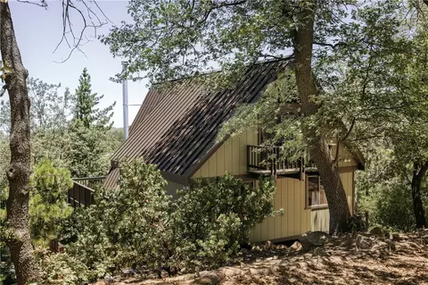 Exterior - 1457 Yosemite, Lake Arrowhead, CA 92352 photo 3 of 3