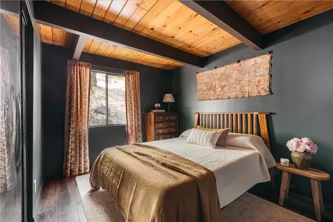 Bedroom - 1457 Yosemite, Lake Arrowhead, CA 92352 photo 1 of 3