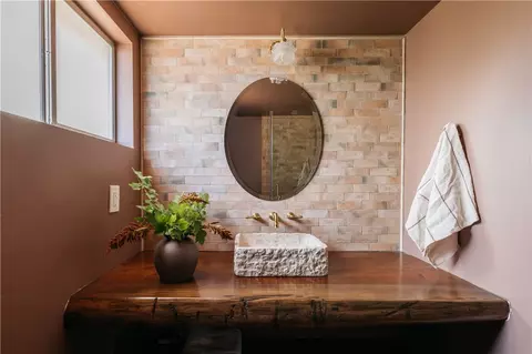 Bath - 1457 Yosemite, Lake Arrowhead, CA 92352 photo 1 of 4