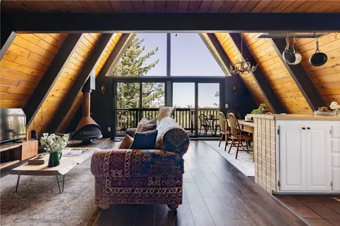 Living - 1457 Yosemite, Lake Arrowhead, CA 92352 photo 5 of 7