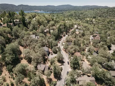 View/Area - 1457 Yosemite, Lake Arrowhead, CA 92352 photo 1 of 1