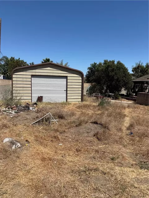 17436 Malaga St, Fontana, CA 92336 photo 4