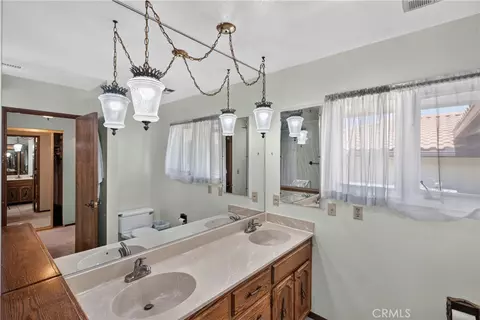 Bath - 35174 Ivy, Yucaipa, CA 92399 photo 2 of 5
