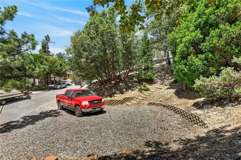 Exterior - 1127 Yukon, Lake Arrowhead, CA 92352 photo 6 of 10