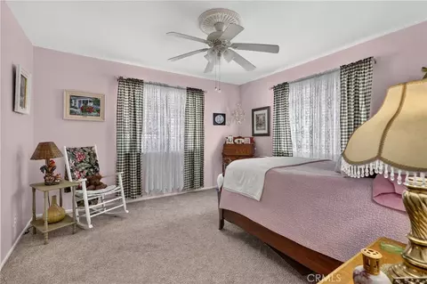 Bedroom - 1127 Yukon, Lake Arrowhead, CA 92352 photo 7 of 8