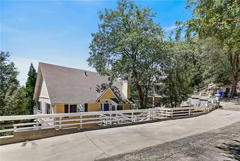 Exterior - 1127 Yukon, Lake Arrowhead, CA 92352 photo 8 of 10