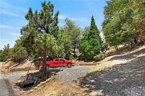 Exterior - 1127 Yukon, Lake Arrowhead, CA 92352 photo 5 of 10