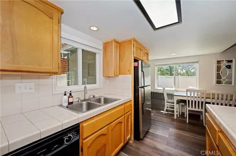 Kitchen - 1035 Butte Ave, Big Bear City, CA 92314 photo 4 of 4