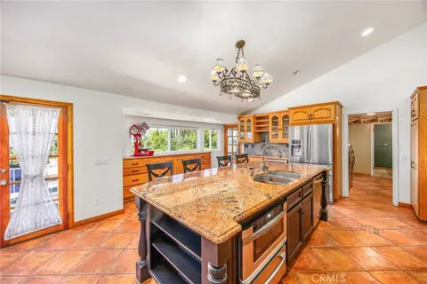 Kitchen - 36268 Highland Ave, Yucaipa, CA 92399 photo 2 of 4