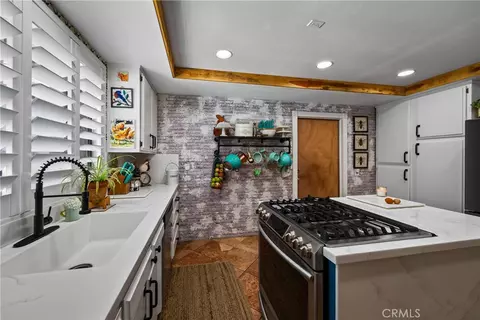 Kitchen - 34336 Pecan Ave, Yucaipa, CA 92399 photo 2 of 4
