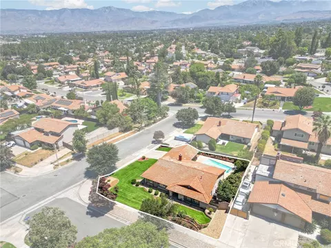 View/Area - 161 Channing St, Redlands, CA 92373 photo 1 of 7